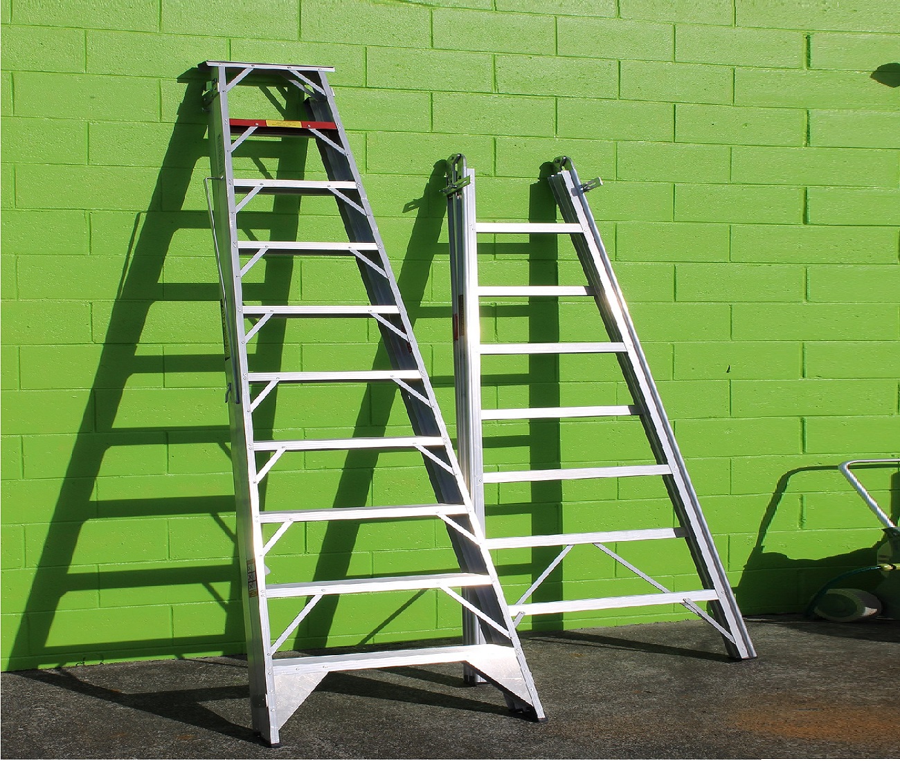 Worker on Metal Ladder Electrocuted by Damaged Extension Cord OHS Insider